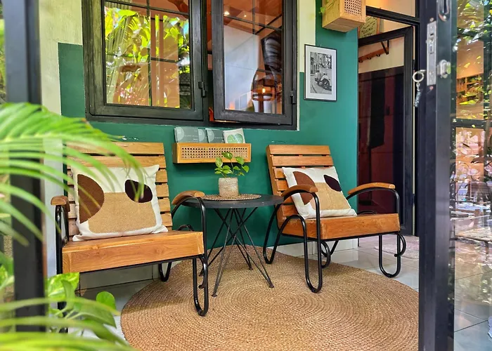 Private Room, 2 Minutes Walk To Kudeta Seminyak